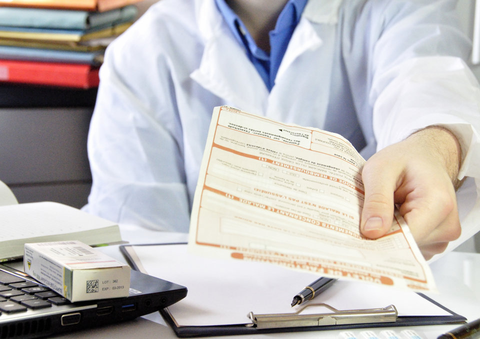 Całkowita niezdolność do pracy - definicja, zatrudnienie, renta, uprawnienia