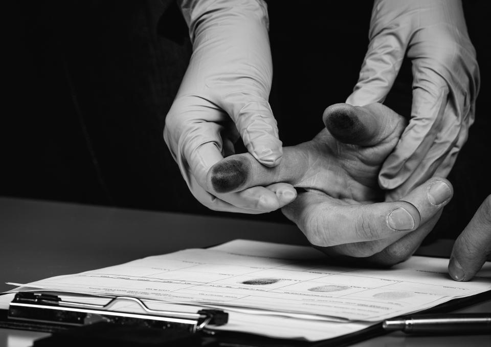  Tymczasowe aresztowanie pracownika a rozwiązanie umowy o pracę 