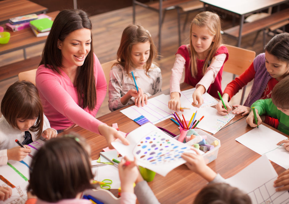 Nauczyciel edukacji wczesnoszkolnej - zadania i obowiązki, podanie, zarobki