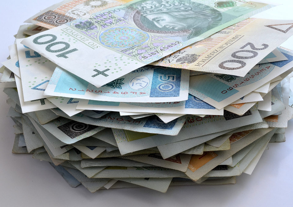 Ekwiwalent za urlop – co to jest, kiedy, komu przysługuje, jak obliczać, wniosek