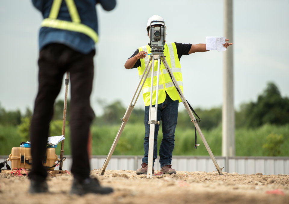 Geodeta - co robi, jak zostać, zarobki