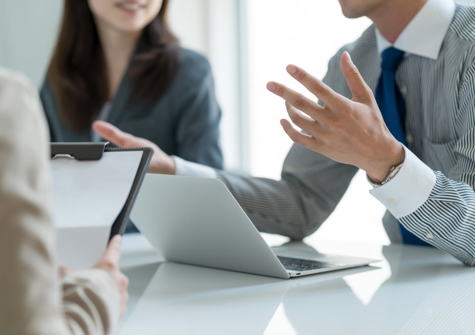 Negatywne cechy charakteru - trudne pytania, jak na nie odpowiedzieć