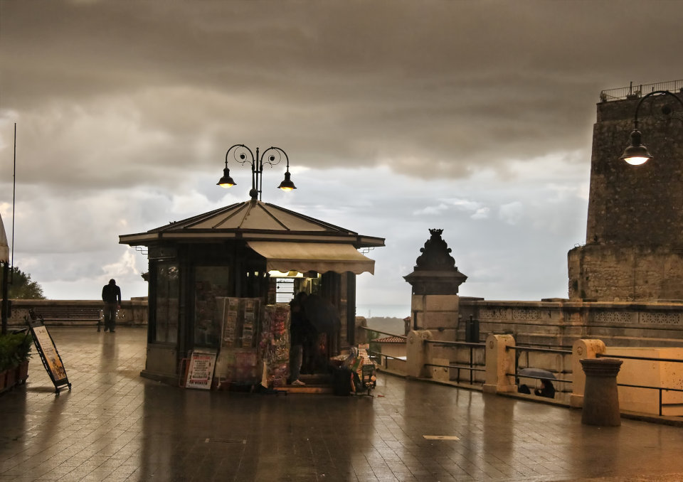 Praca w kiosku - specyfika i zarobki