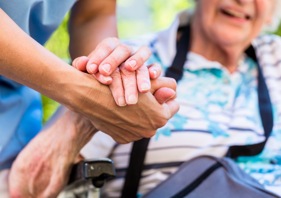 Pracownik socjalny - wymagania, kwalifikacje, prawa i obowiązki, etyka, zarobki